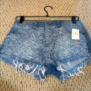 volcom boyfriend jean short white geometric design